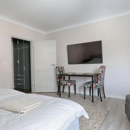 H-apartments Апартаменты *